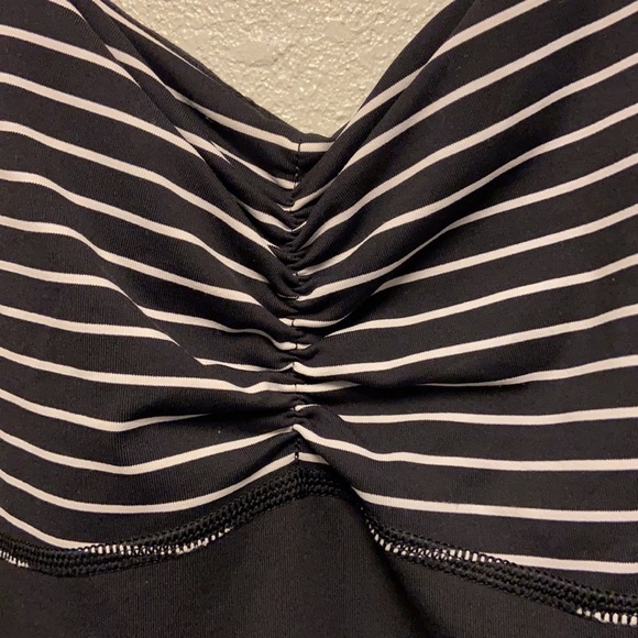 Lululemon Aria Black and White Tank 4100 - Picture 6 of 10